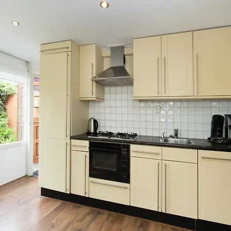 In By Forest & 別荘